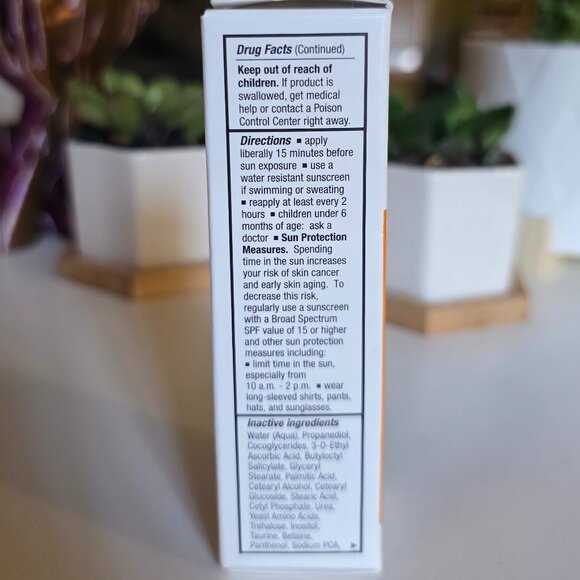 Murad City Skin Age Defense Broad Spectrum SPF 50 - Picture 7 of 7
